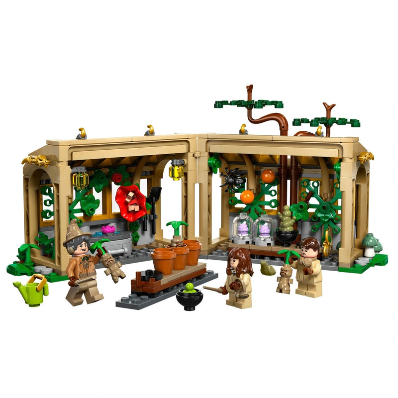 LEGO Harry Potter 76445 Hogwarts Castle Herbology Class