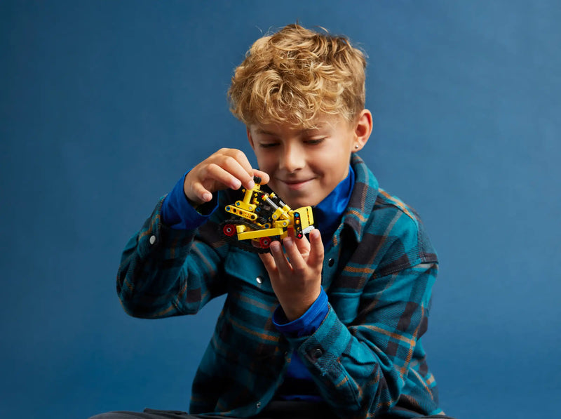 LEGO Technic Heavy-Duty Bulldozer