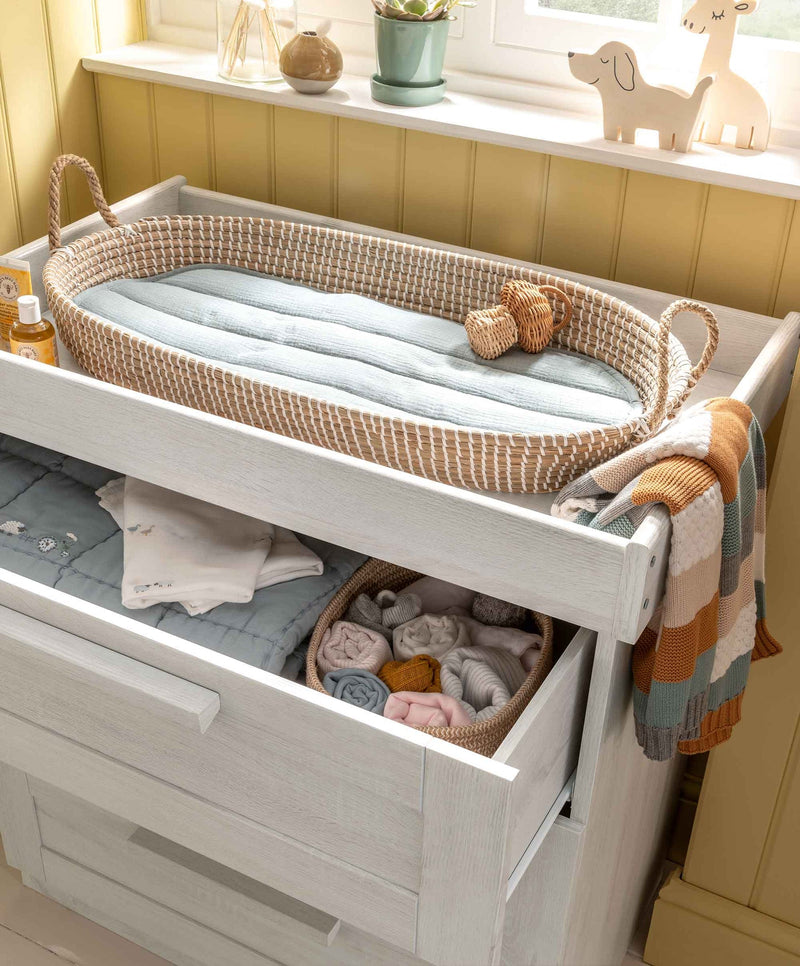 Atlas cot clearance bed nimbus white